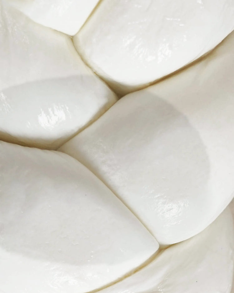 Tresse au lait de bufflonne DOP Campana - Treccia di bufala DOP Campana