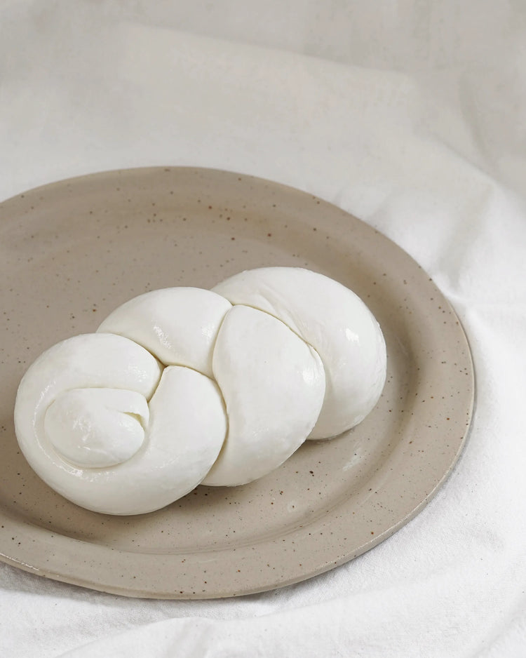 Tresse au lait de bufflonne DOP Campana - Treccia di bufala DOP Campana