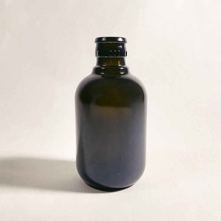 Bec verseur & bouteille vide