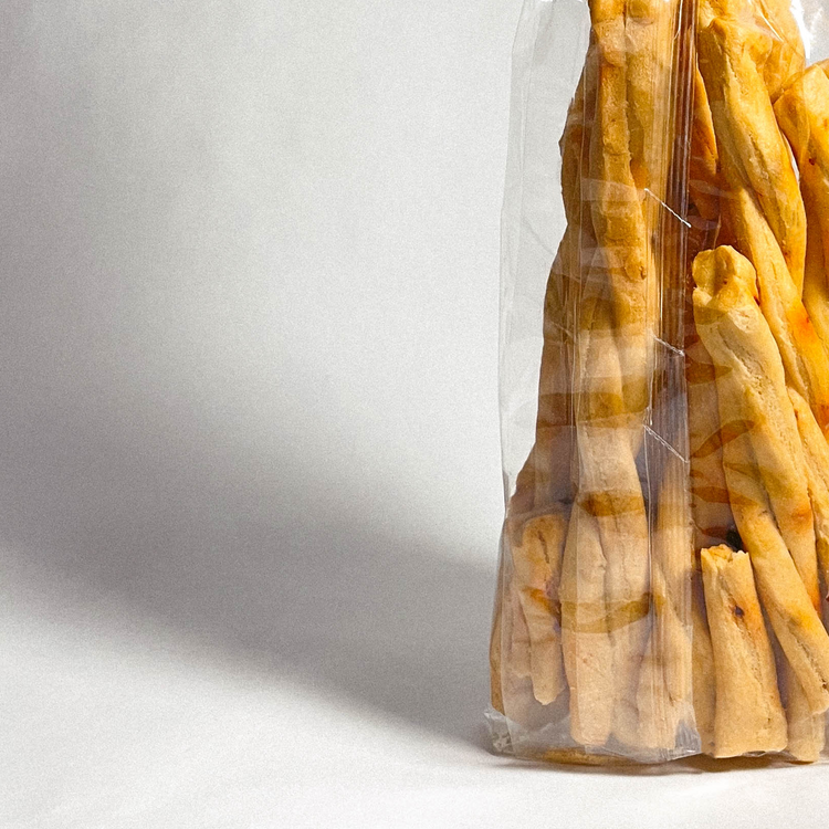 Treccine olio, aglio e peperoncino - Gressins apéritifs à l'huile d'olive ail et piment - 300g